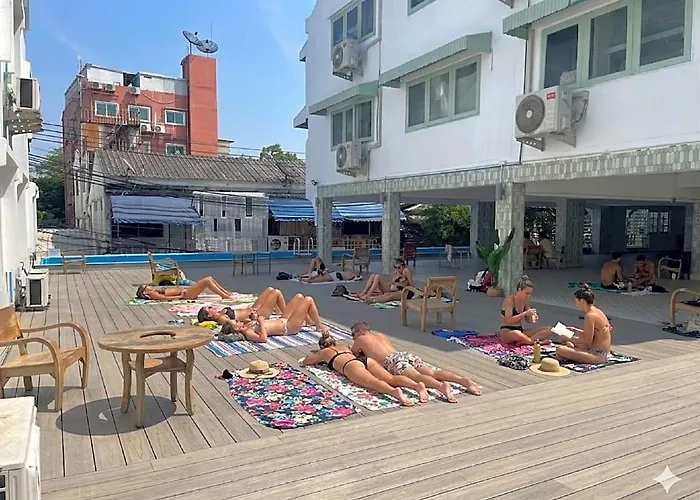 فندق Easy Monday Khaosan 2*